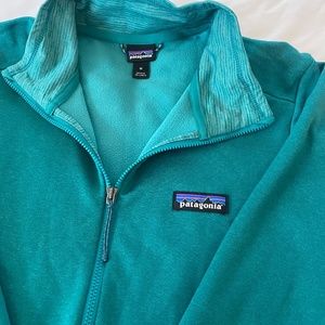 SOLD Women’s green and blue Patagonias- like new